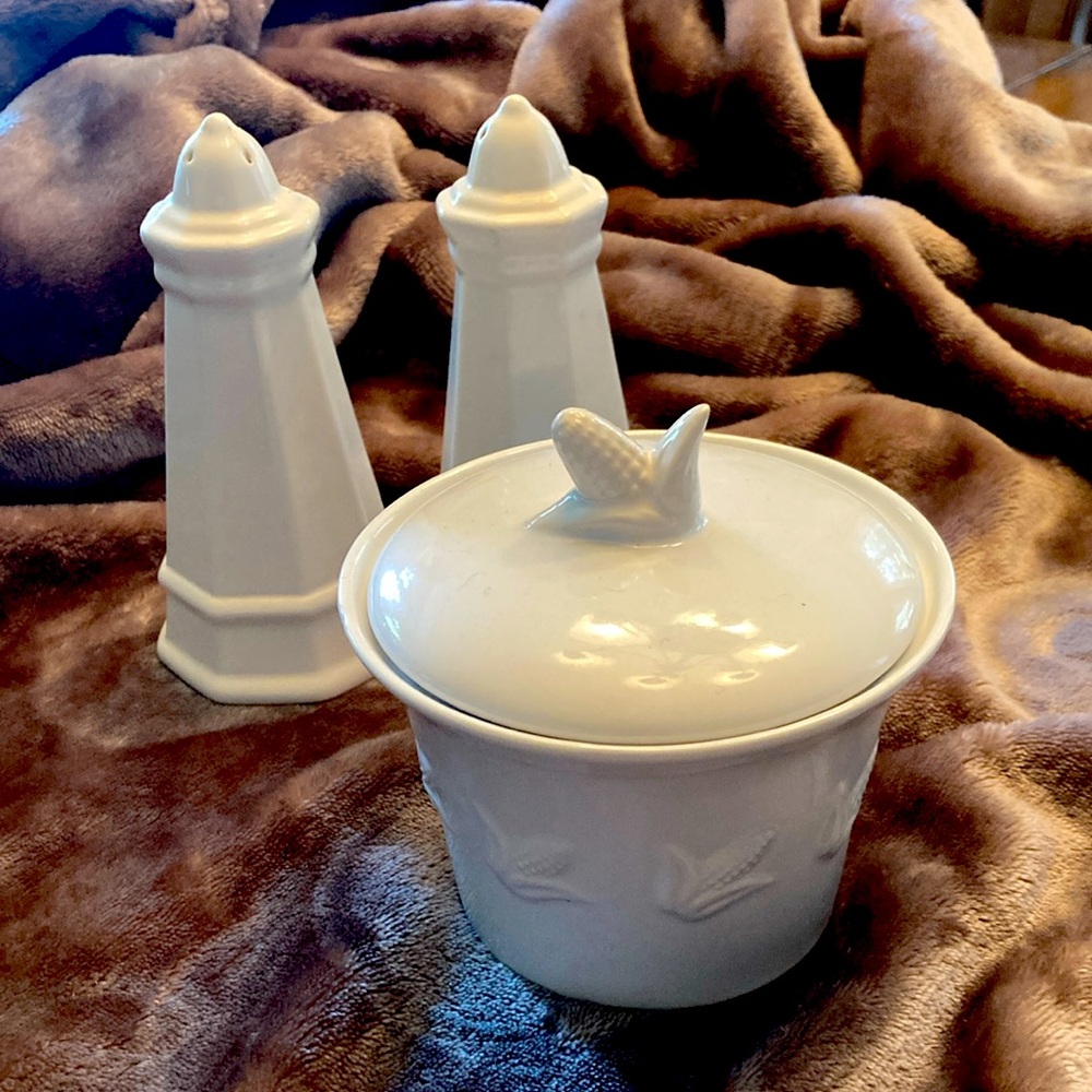 Corn on the cob pattern butter crock and lighthouse salt and pepper shaker set